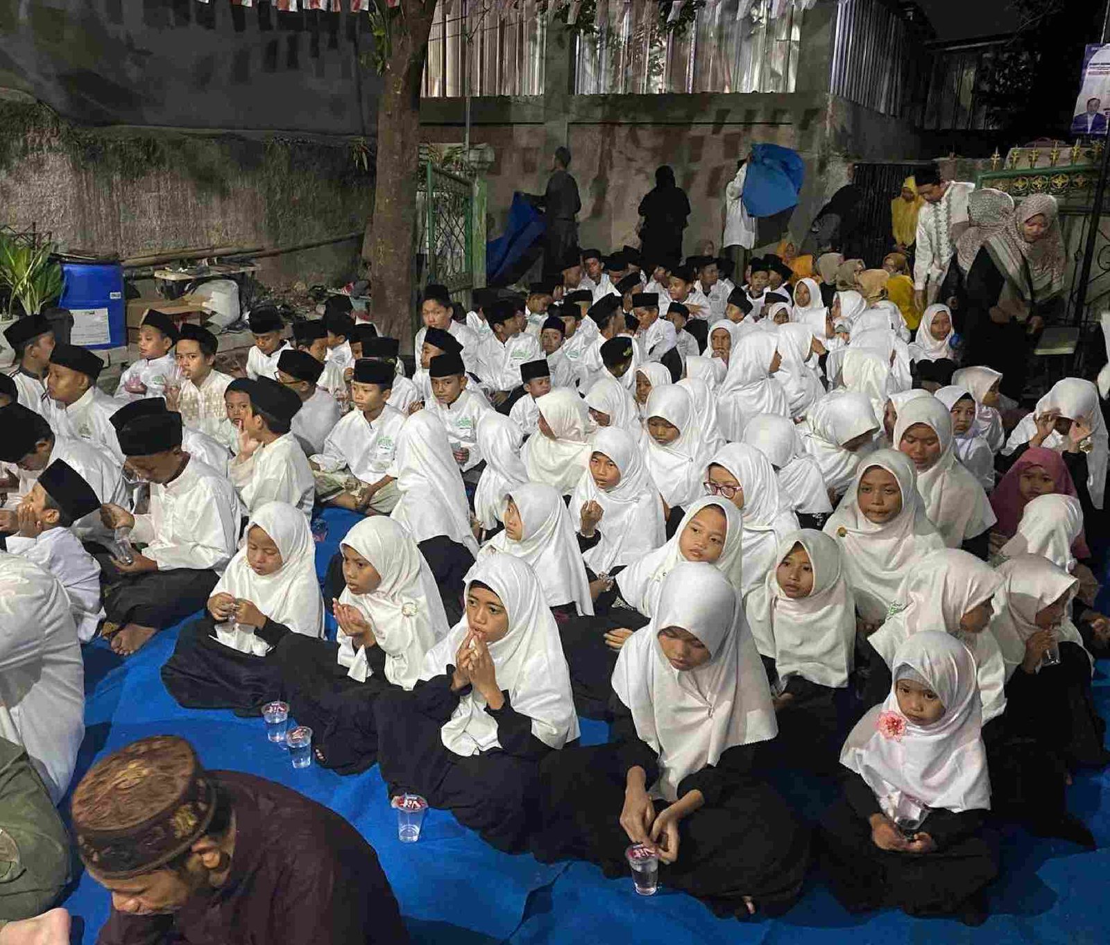 sedekah pondok pesantren